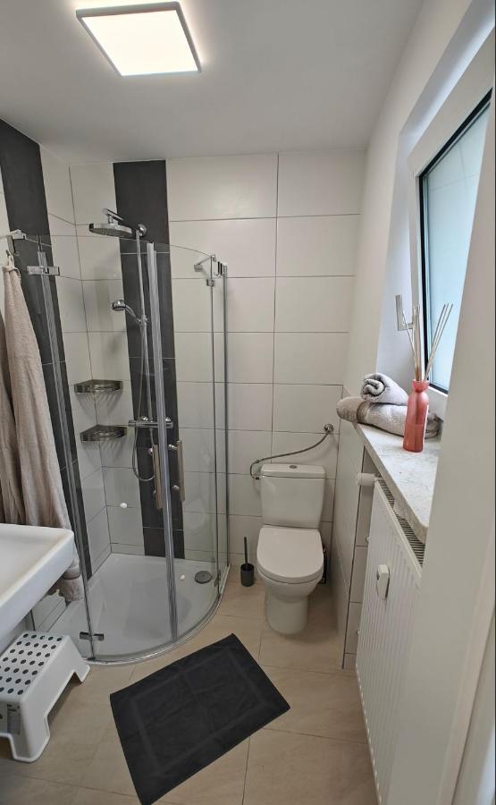 Ferienwohnung "Sorgenfrei" In Coburg ! - Im Eg Mit Privatparkplatz & Balkon Exterior photo
